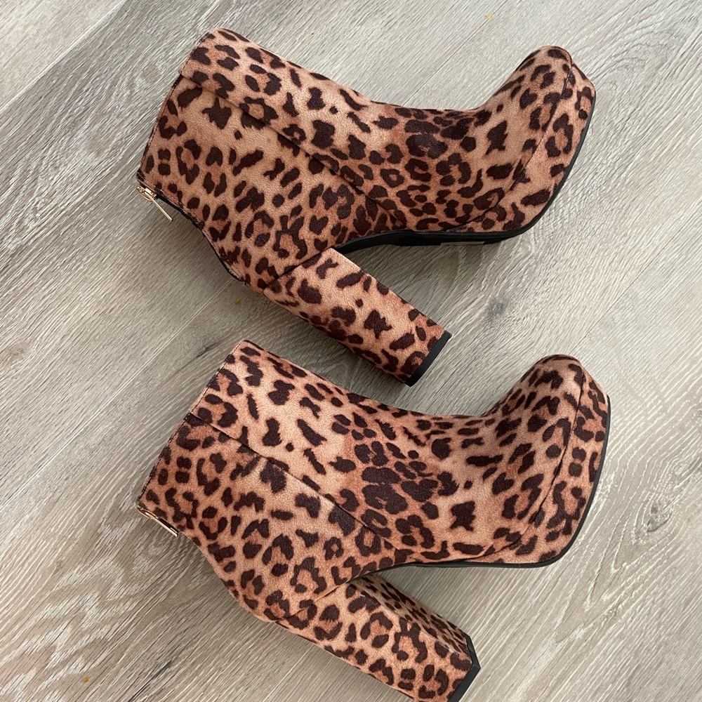 NEW TheseThree boutique Ankle leopard print booties